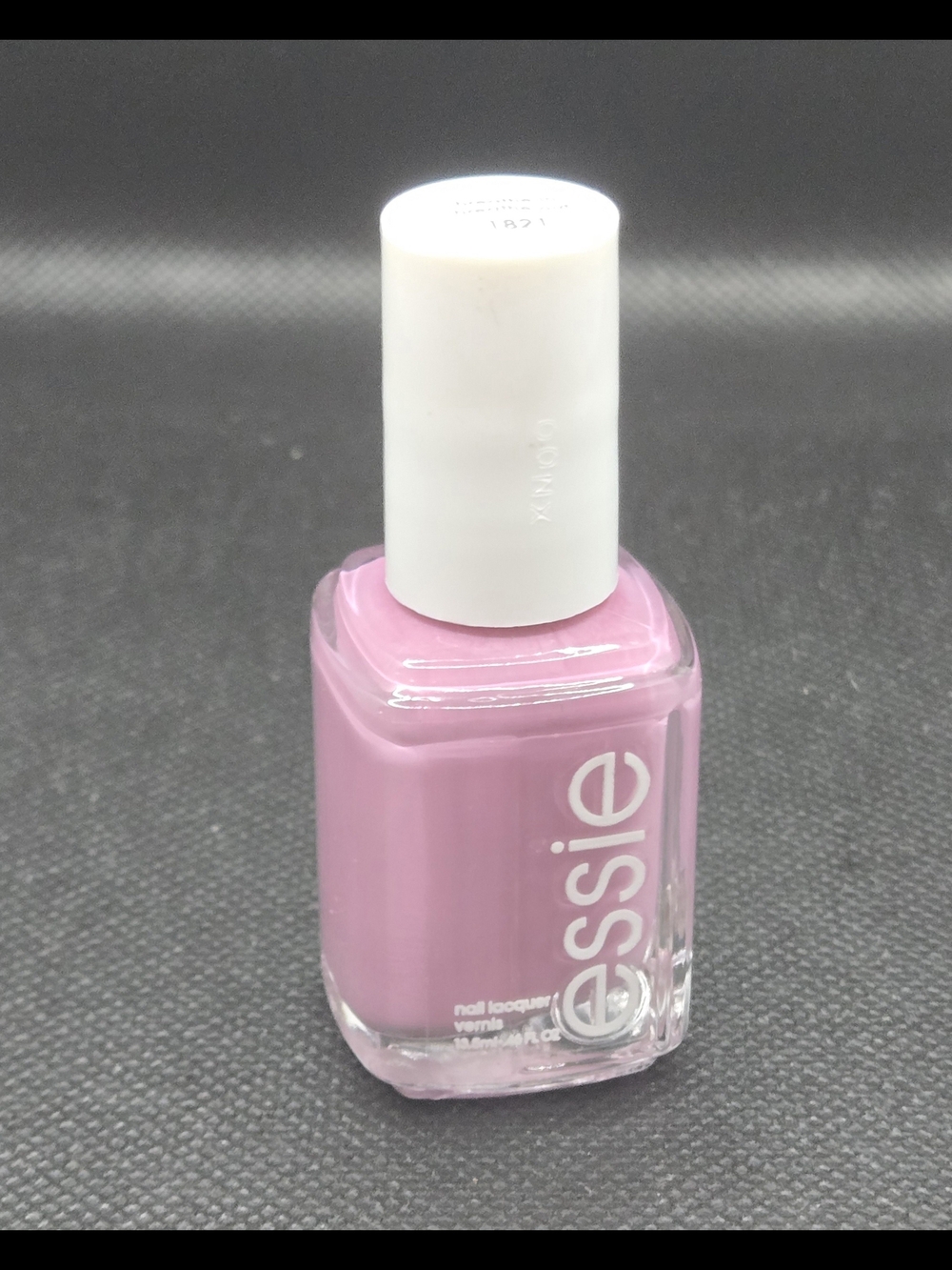 Essie "breathe in, breathe out" 1821